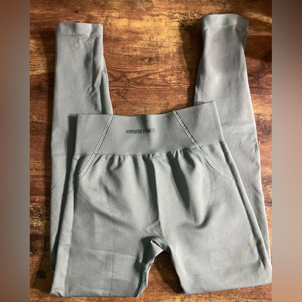 VANQUISH FITNESS:size m